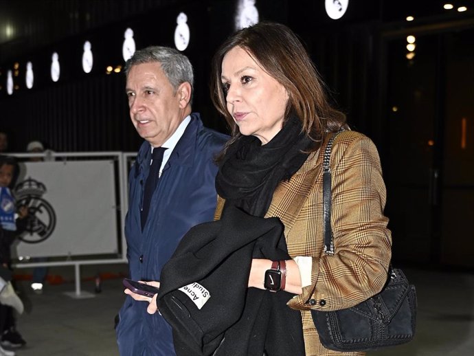 Nuria González sale del estadio Santiago Bernabéu tras 'El Clásico', a 26 de octubre de 2024, en Madrid (España).