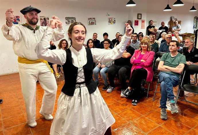 La cita contó con una exhibición de danza tradicional.