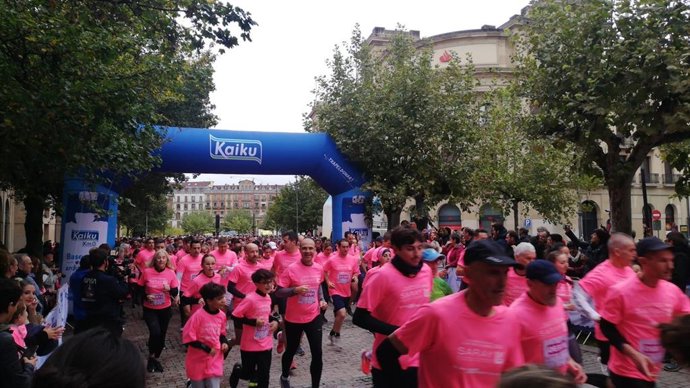 Carrera solidaria contra el cáncer de mama 2024.