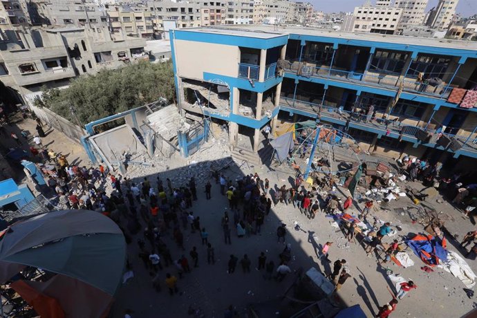 Archivo - Imagen de archivo de una escuela de la UNRWA destruida por un ataque israelí en Gaza