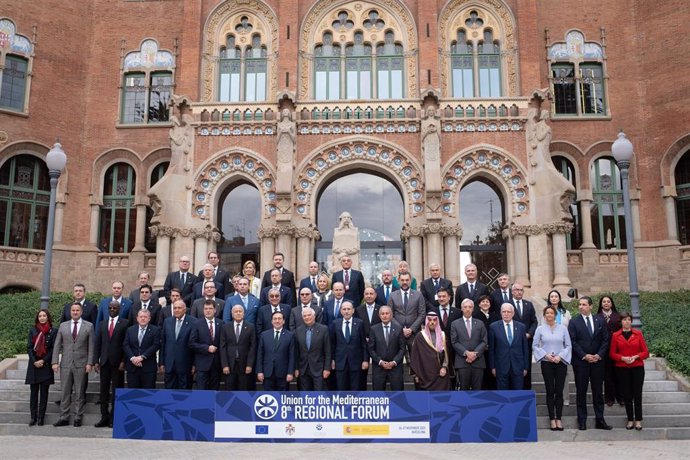 Archivo - Foto de familia de los asistentes al VIII Foro de la UpM, en el Recinte Sant Pau, a 27 de noviembre de 2023, en Barcelona