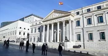 La retribución del permiso parental de 8 semanas, a debate el miércoles en la Comisión de Derechos Sociales del Congreso