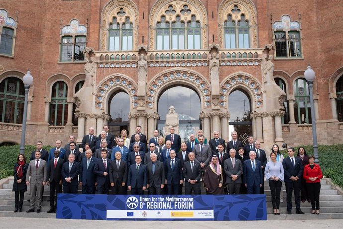 Archivo - Foto de familia de los asistentes al VIII Foro de la UpM, en el Recinte Sant Pau, a 27 de noviembre de 2023, en Barcelona, Catalunya (España). La Unión por le Mediterráneo (UpM) celebra hoy en Barcelona su VIII Foro Regional, con los 43 países d