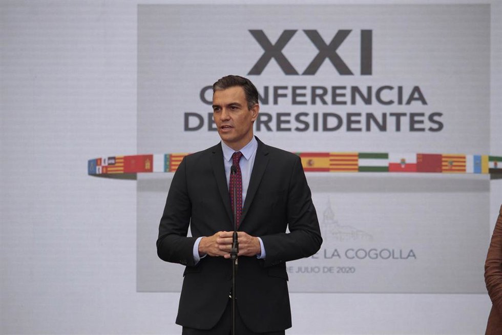 Archivo - El presidente del Gobierno, Pedro Sánchez, interviene en la XXI Conferencia de Presidentes, que busca el consenso para el reparto de los fondos de recuperación europeos por la crisis del coronavirus, en el Monasterio de Yuso, en San Millán de 