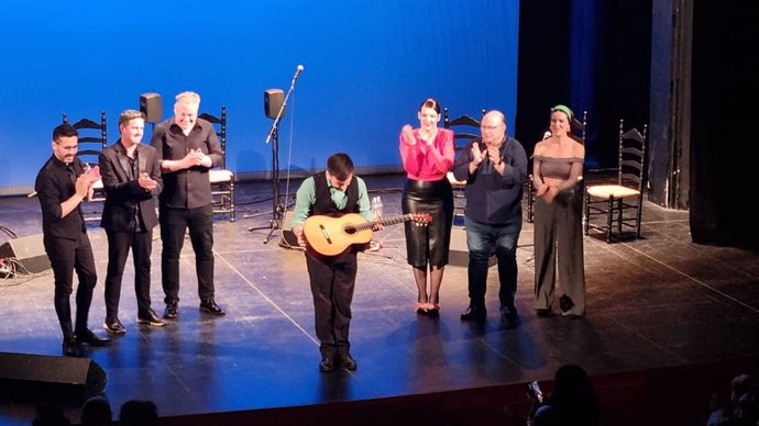 Rafael Trenas junto a artistas colaboradores com Trinidad Montero "La Trini", Roko, Lya