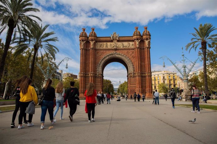 Archivo - Monumento del Arc de Triomf situado en el Paseo Lluís Companys de Barcelona