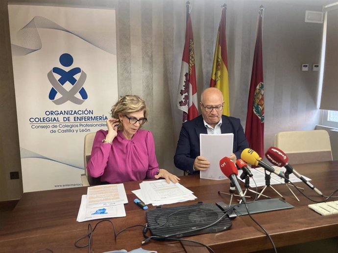 Isabel Galán y Enrique Ruiz Forner, durante la rueda de prensa.