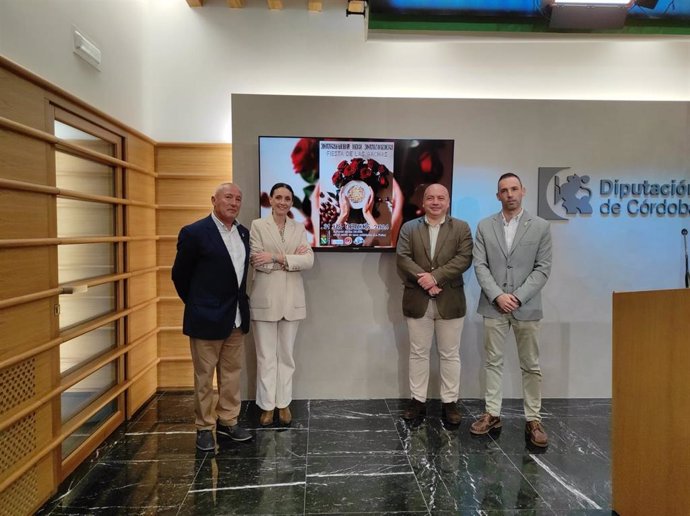 El delegado de Cultura, Gabriel Duque (segundo por la dcha), en la presentación de la 'Noche de las Gachas' de Castil de Campos.