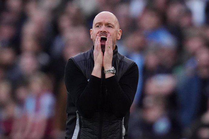 27 October 2024, United Kingdom, London: Manchester United manager Erik ten Hag reacts during the English Premier League soccer match between West Ham United and Manchester United at the London Stadium. Photo: John Walton/PA Wire/dpa