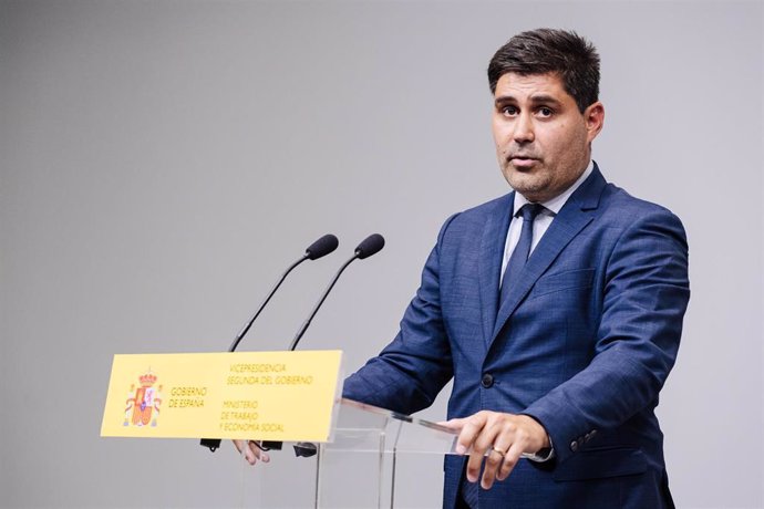 Archivo - El presidente de Asociación de Futbolistas Españoles, David Aganzo, ofrece una rueda de prensa tras reunirse con la vicepresidenta segunda y ministra de Trabajo y Economía Social en funciones, en la sede del Ministerio, en Madrid (España). 