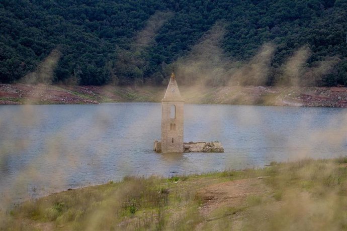 Imagen de archivo - El pantano de Sau, a 22 de junio de 2024, en Vilanova de Sau, Barcelona, Catalunya (España).