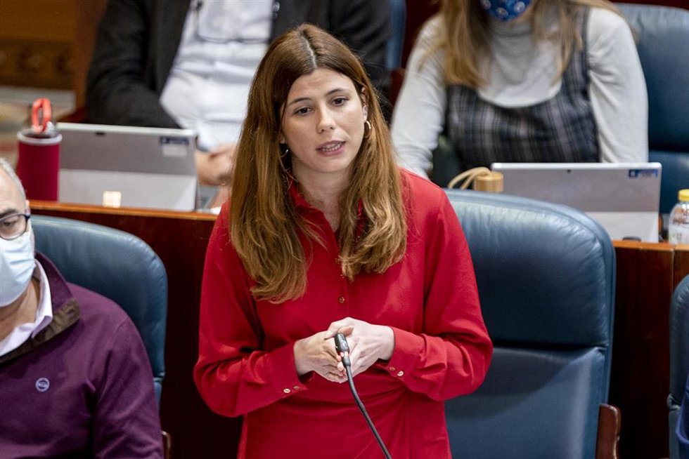 Archivo - La diputada de Más Madrid, Loreto Arenillas Gómez, interviene en una sesión del pleno de la Asamblea de Madrid, a 3 de marzo de 2022, en Madrid (España).  En el pleno, donde han abordado cuestiones relativas a la salud mental, el gobierno de l