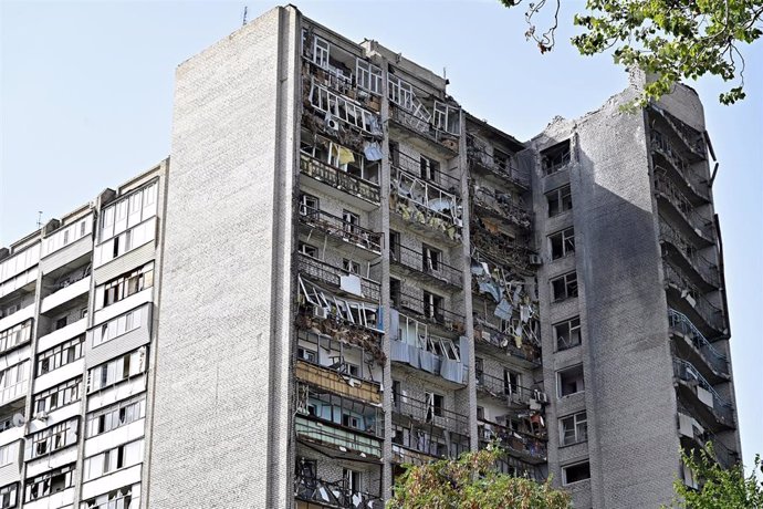 October 1, 2024, Zaporizhzhia, Ukraine: ZAPORIZHZHIA, UKRAINE - OCTOBER 01, 2024 - A residential high-rise damaged by Russian shelling, Zaporizhzhia, southeastern Ukraine