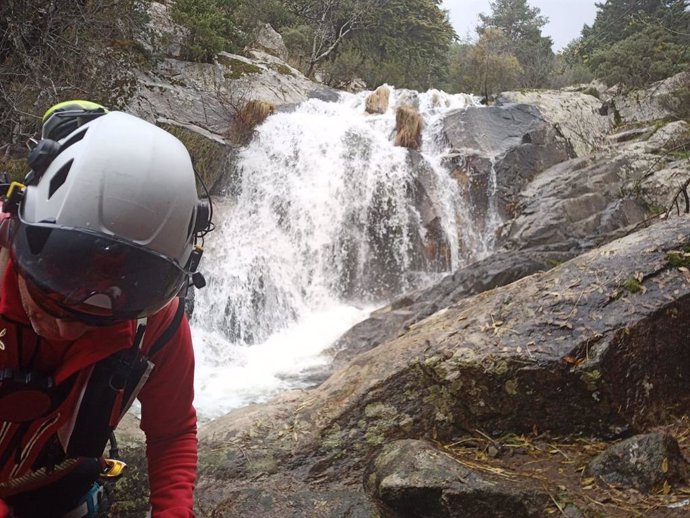 Rescatan a una montañera que se cayó por un barranco en la Pedrriza