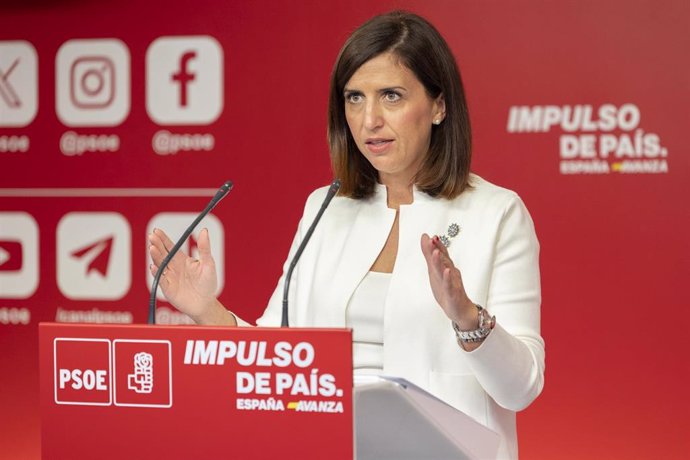 La portavoz del PSOE, Esther Peña, en una comparecencia en la sede del partido en la calle Ferraz.