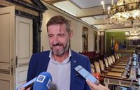 Llaneza (PSOE) critica el acuerdo entre PP e IU: "Nosotros no estamos para hacer bipartitos"