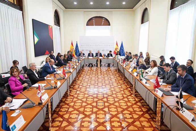 Reunión preparatoria de la Conferencia de Presidentes este lunes en el Ministerio de Política Territorial.