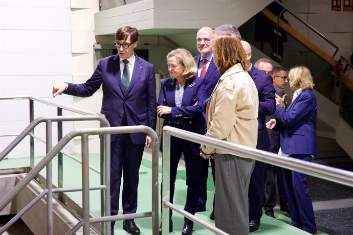 El presidente de la Generalitat, Salvador Illa, y la presidenta del BEI, Nadia Calviño.