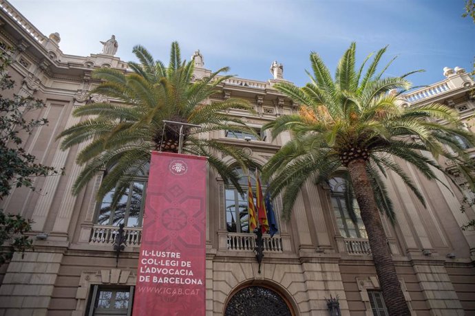 Archivo - Fachada del Ilustre Colegio de la Abogacía de Barcelona (ICAB).