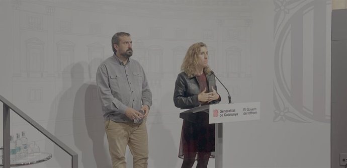 Los portavoces del grupo parlamentario de la CUP-DT, Laia Estrada y Dani Cornellà