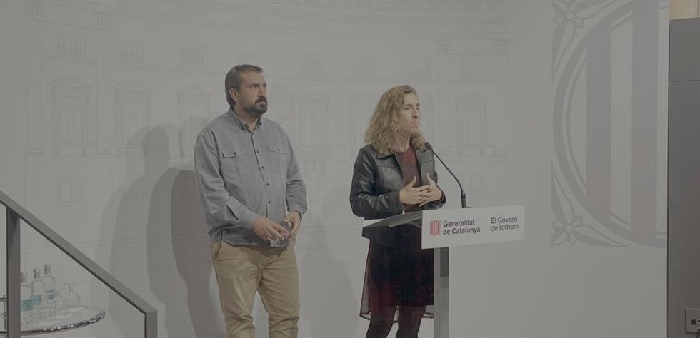 Los portavoces del grupo parlamentario de la CUP-DT, Laia Estrada y Dani Cornell
