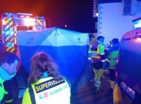 Grave el conductor de un vehículo tras salir de la vía y chocar contra la valla de un restaurante en Ajalvir