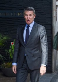 Feijóo denuncia "tres versiones" sobre 'caso Errejón' y dice que a Sánchez y Díaz les "venía bien taparlo" para gobernar