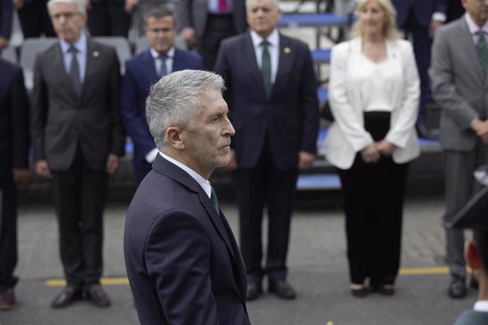 El ministro del Interior, Fernando Grande-Marlaska, preside el acto central de la celebración de la patrona de la Guardia Civil, en el Paseo de Roma, a 6 de octubre de 2024, en Mérida, Badajoz, Extremadura (España). 