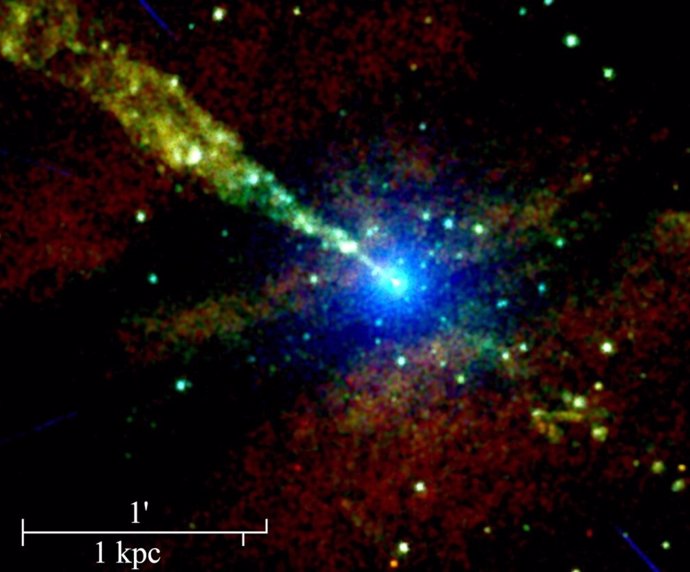 El Observatorio de rayos X Chandra revela el chorro de Centaurus A. Los investigadores han descubierto nuevos datos sobre el chorro centrándose en el movimiento de los puntos brillantes, o nudos, dentro del chorro.