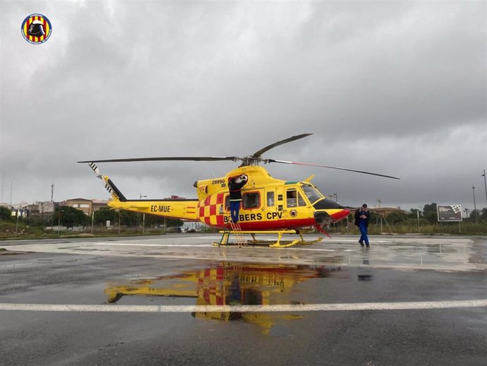 El 'president' de la Generalitat, Carlos Mazón, ha subrayado el trabajo y "máxima coordinación" ante la DANA que afecta a la Comunitat Valenciana de los servicios de emergencias, que ha calificado de fantásticos",