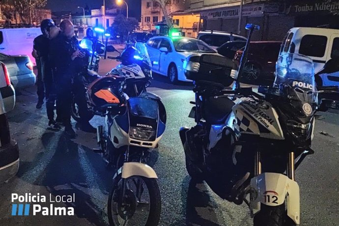 Detenida una persona por conducir una motocicleta robada, con placas de matrícula falsas y sin carné en Palma