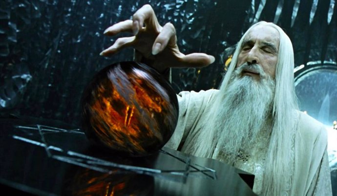 Christopher Lee resucitará como Saruman en El señor de los anillos: La guerra de los Rohirrim