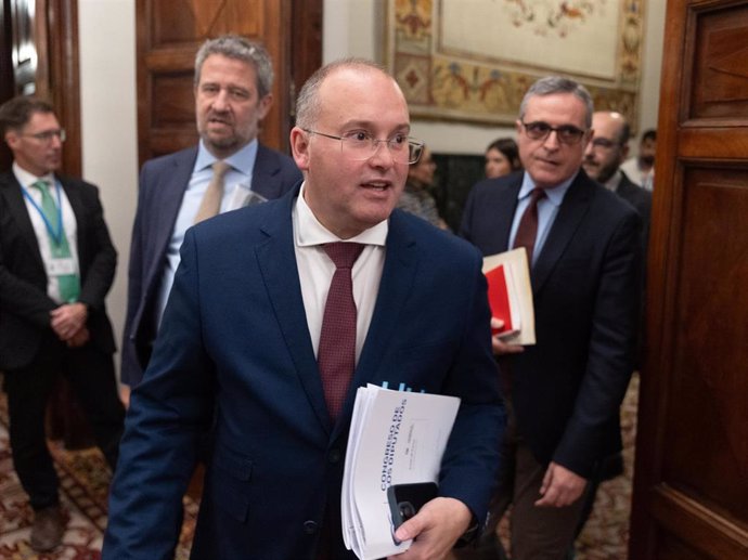 El portavoz del PP en el Congreso, Miguel Tellado, a su llegada a una reunión de la Junta de Portavoces, en el Congreso de los Diputados, a 29 de octubre de 2024, en Madrid (España).