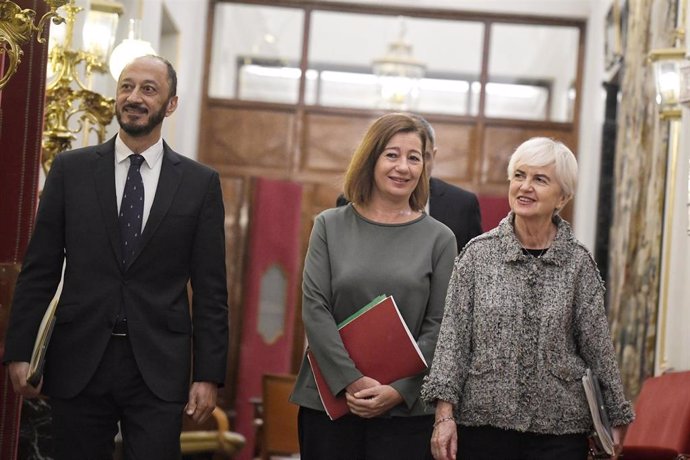 El vicepresidente primero del Congreso, Alfonso Rodríguez Gómez de Celis; la presidenta del Congreso, Francina Armengol, y la secretaria segunda del Congreso, Isaura Leal.