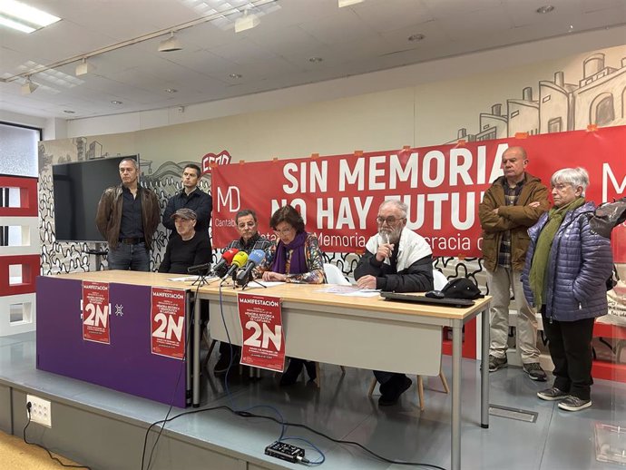 Rueda de prensa de la Plataforma Memoria y Democracia de Cantabria.