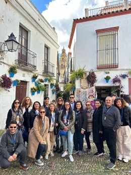 Los agentes de viajes en el entorno de la Mezquita de Córdoba.