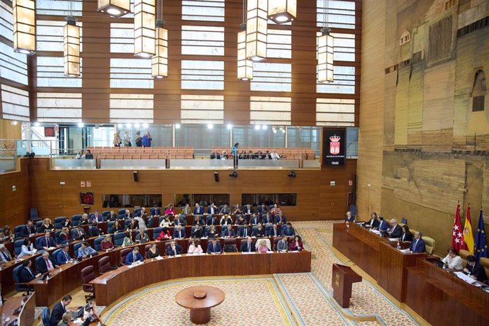 Archivo - Vista general durante un pleno en la Asamblea de Madrid, a 21 de marzo de 2024, en Madrid (España).