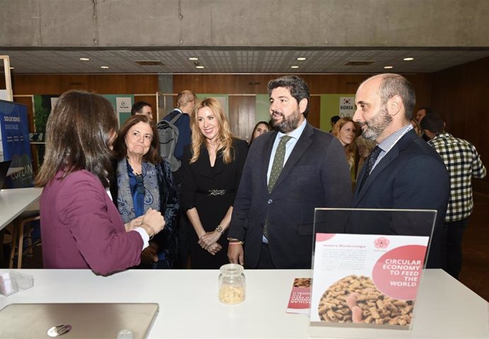 El presidente de la Región de Murcia, Fernando López Miras, en la inauguración de la cuarta edición del Waykup Forum, el evento que pone en contacto empresas emergentes de perfil innovador ('startups') con inversores privados