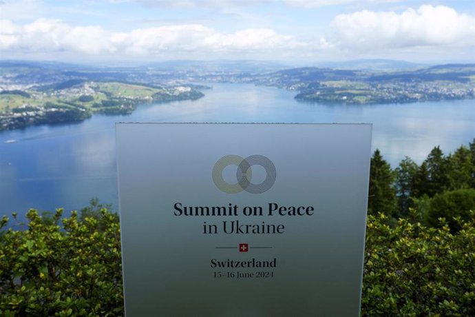 Archivo - Imagen de archivo del cartel de la Cumbre de Paz para Ucrania, celebrada en Suiza en junio de 2024