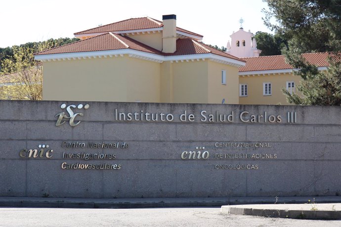 Archivo - Imagen de archivo de la fachada del Instituto de Salud Carlos III.