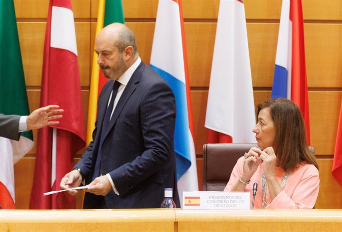 Archivo - El presidente del Senado, Pedro Rollán y la presidenta del Congreso de los Diputados, Francina Armengol, a su llegada a la reunión de presidentes de la COSAC en el Senado, a 18 de septiembre de 2023, en Madrid (España). Los presidentes de la Con