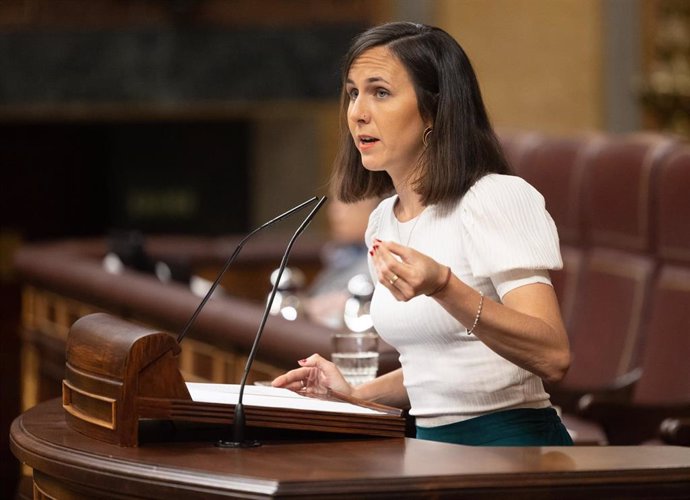 Archivo - La secretaria de Podemos, Ione Belarra, interviene durante una sesión plenaria extraordinaria, en el Congreso de los Diputados, a 23 de julio de 2024, en Madrid (España).