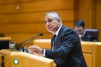 La Agrupación Herreña Independiente ofrece a Rego la isla de El Hierro para una cumbre sobre inmigración