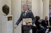 Marlaska justifica el cambio para designar policías adscritos a juzgados y el PP le acusa de querer tapar la corrupción