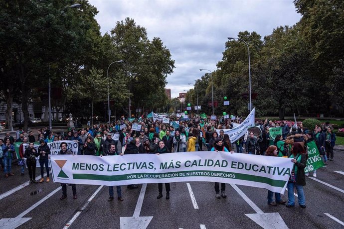 Manifestación convocada en Madrid por los sindicatos de la Mesa Sectorial de Educación