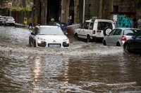 Situación muy complicada por la lluvia en la A-3 en Requena (Valencia), Cuenca y Granada