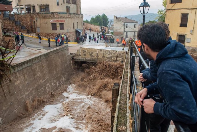 Varios servicios de emergencias ayudan en las labores de rescate, a 29 de octubre de 2024, en Letur, Albacete, Castilla-La Mancha (España)