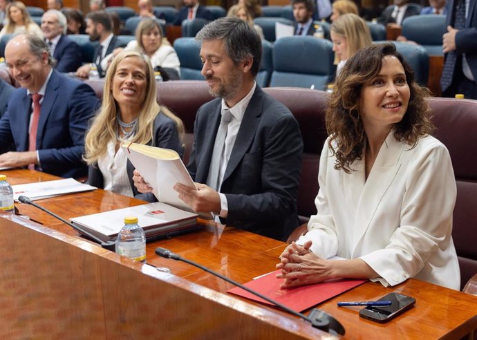 Archivo - (I-D) El consejero de Digitalización, Miguel López-Valverde, la consejera de Economía, Hacienda y Empleo, Rocío Albert, el consejero de Presidencia, Justicia y Administración Local, Miguel Ángel García, y la presidenta de la Comunidad de Madrid,