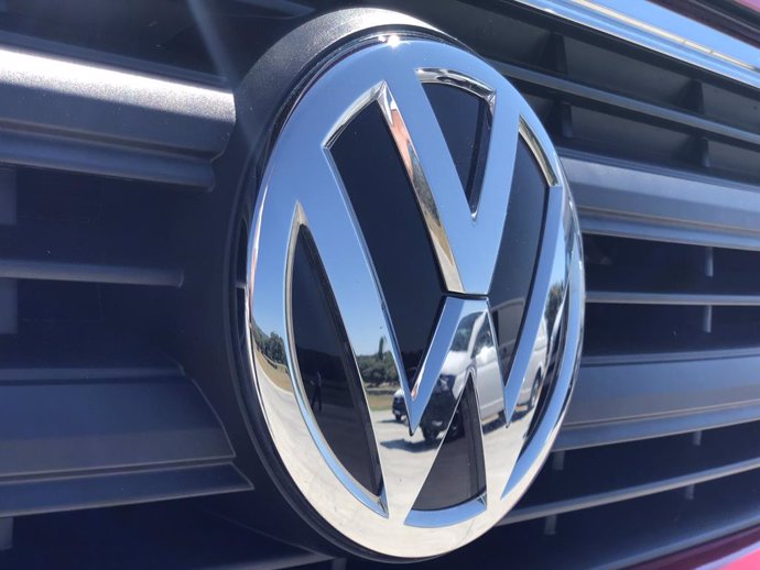 Archivo - Logotipo de Volkswagen 