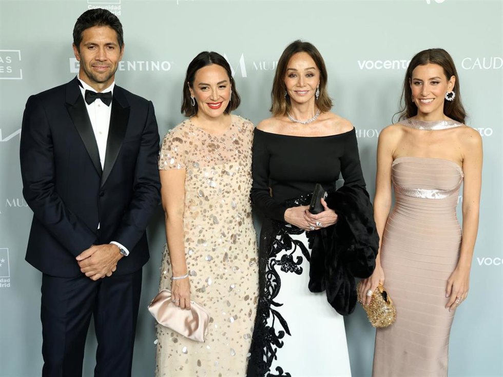 Fernando Verdasco, Tamara Falcó, Isabel Preysler y Ana Boyer asisten a la entrega de los Premios Mujerhoy 2024